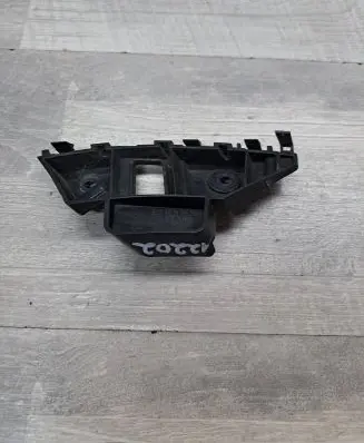 Volkswagen Jetta VI Front bumper mounting bracket 5C6807184