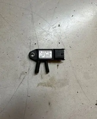 Renault Master III Exhaust gas pressure sensor 227702184R 130705T1026F 0281006252