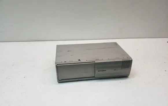 Mitsubishi L200 CD/DVD changer MZ312569