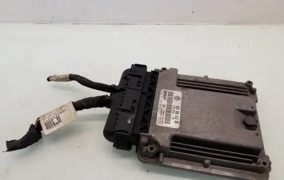 Volkswagen Touran I Engine control unit/module 03G906016DR