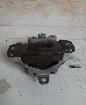 Opel Mokka Engine mount bracket 95128777