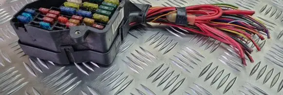 Audi A4 S4 B6 8E 8H Fuse module