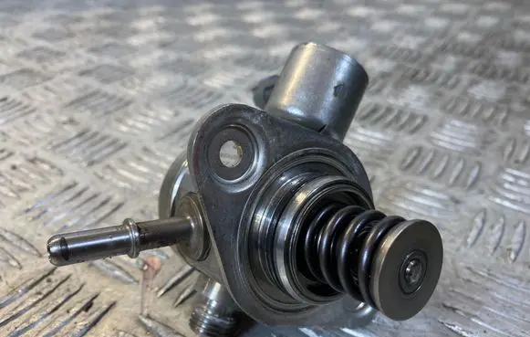 Ford Transit Courier Fuel injection high pressure pump CM5G9D376GA 0261520095 2009259983