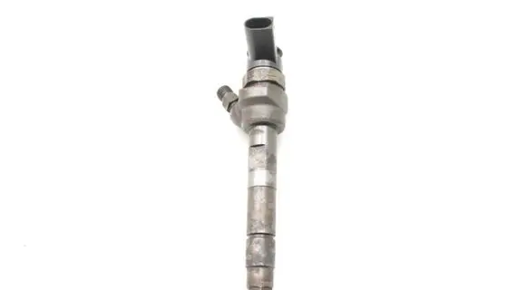 BMW 1 E81 E87 Fuel injector 7798446