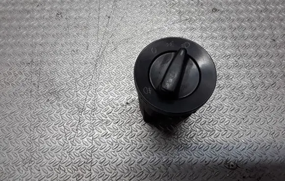 Volkswagen Golf IV Light switch 1C0941531A