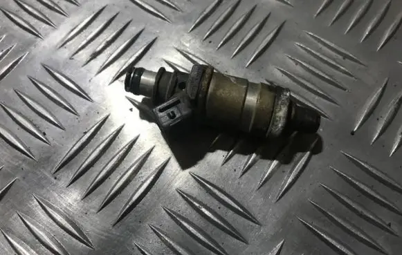 Honda Legend III KA9 Fuel injector kg20