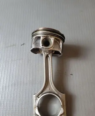 Volvo V90 Cross Country Piston with connecting rod 32249129