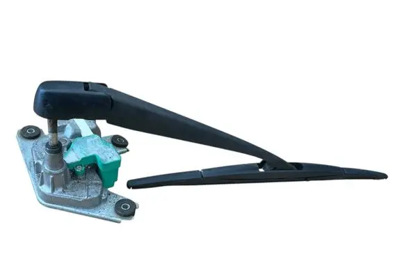 Mitsubishi Lancer VIII Rear window wiper motor 014s 885