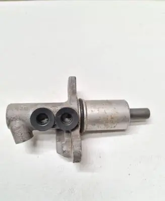 Master brake cylinder