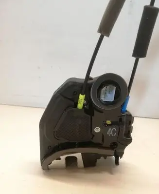 Toyota Avensis T270 Rear door lock A084219