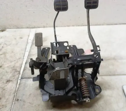 Volkswagen PASSAT B3 Pedal assembly 191721511B