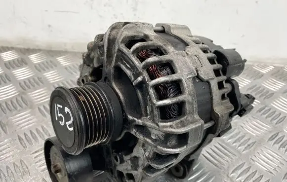 Mercedes-Benz C W205 Generator/alternator A0009060922 140306 0125711100
