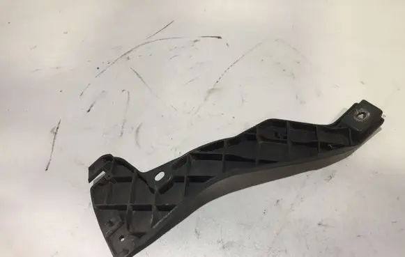 Audi A4 S4 B7 8E 8H Front bumper mounting bracket 8E0807203B