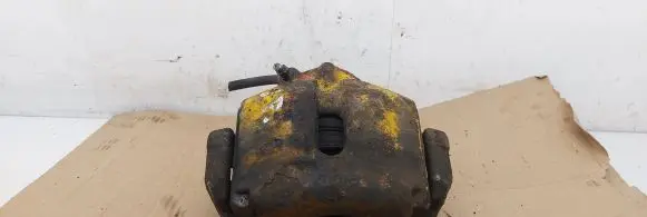Volkswagen PASSAT B6 Front brake caliper
