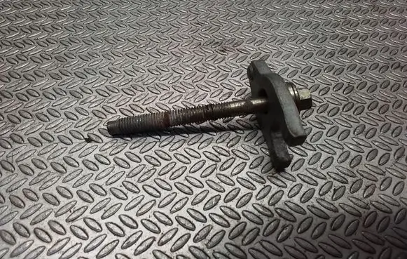 Renault Trafic III (X82) Fuel Injector clamp holder 8200433867