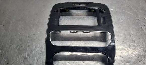Renault Clio IV Radio/GPS head unit trim 682606856R