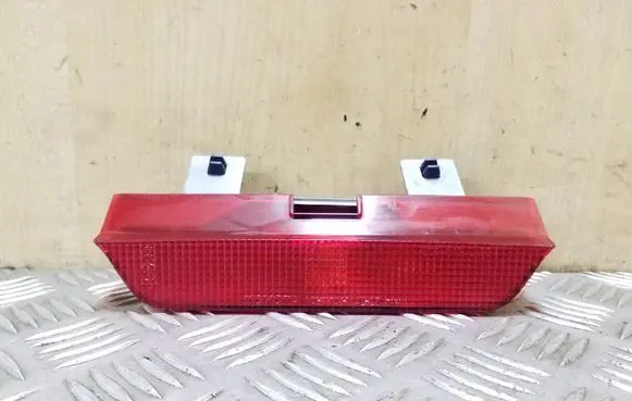 Toyota RAV 4 (XA20) Third/center stoplight