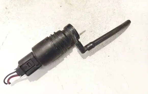 BMW 3 E46 Windscreen/windshield washer pump 8364516