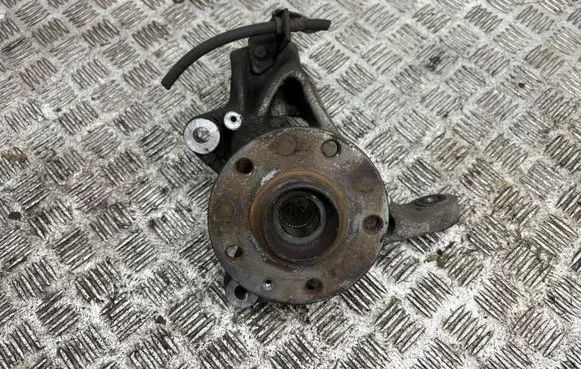 Front wheel hub