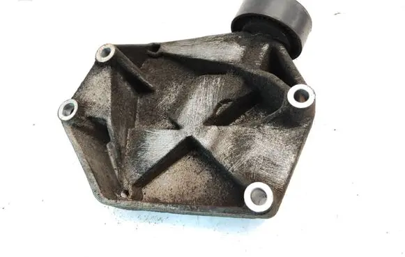 Suzuki SX4 Generator/alternator bracket 