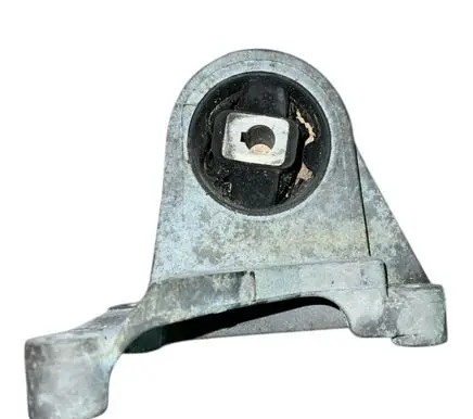 Engine mount bracket