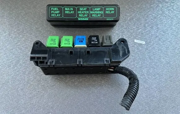 Nissan Terrano Relay mounting block 2523882G00 25230C9965 25230C9970