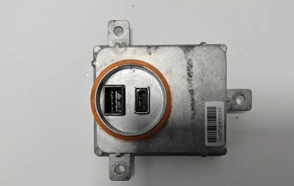 Volkswagen PASSAT B7 Headlight ballast module Xenon 8K0941597B