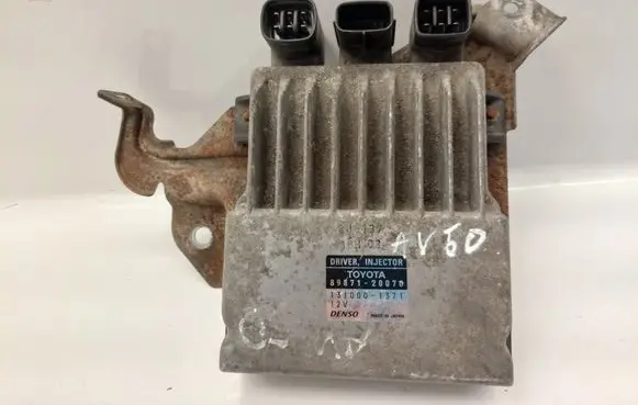 Toyota Avensis T250 Fuel injection control unit/module 8987120070 1310001371