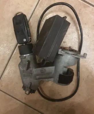 Volkswagen Multivan T4 Ignition lock 701905851
