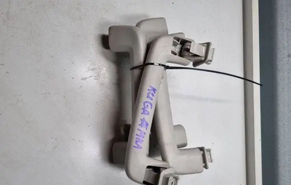 Ford Kuga I A set of handles for the ceiling 