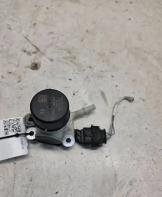 Jaguar XE Adblue pump 911499G