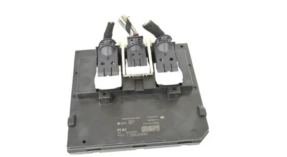 Volkswagen Golf VII Central body control module 5Q0937084CJ