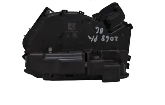 Volkswagen PASSAT B8 Front door lock 5TC837015 A046465