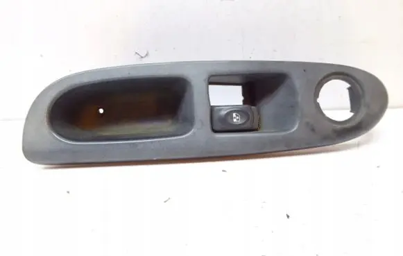Renault Clio II Quarter vent window switch 7700845735