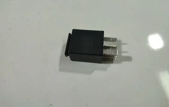 Audi A5 8T 8F Other relay 95VW10K705EA