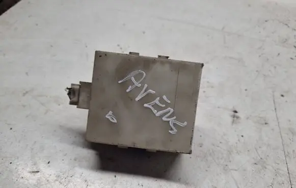 Toyota Avensis T250 Door control unit/module 8974105070 73668012