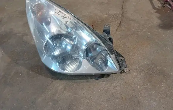 Toyota Corolla Verso E121 Headlight/headlamp