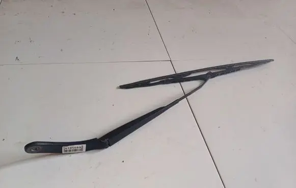 Renault Megane II Front wiper blade arm 8200036916