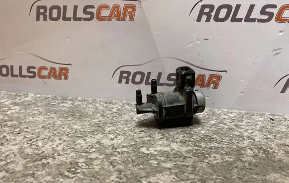 Audi A4 S4 B6 8E 8H Turbo solenoid valve 1J0906283A