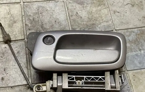 Opel Zafira A Front door exterior handle