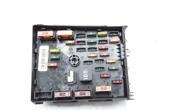 Volkswagen PASSAT B7 Fuse module 3C0937125A 63595743