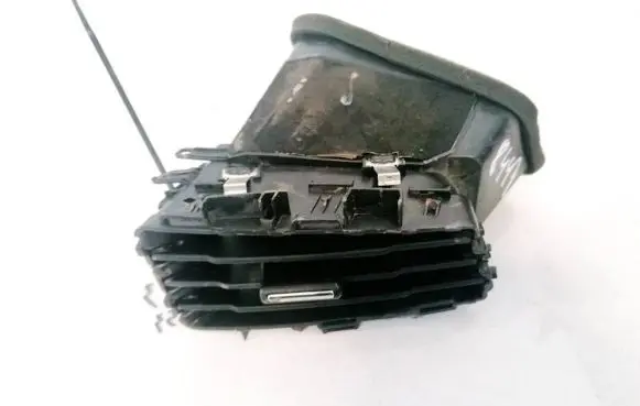 Ford Focus Dash center air vent grill BM51018B09