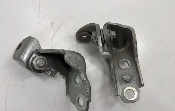 Ford Mustang VI Front door hinges set FR3Z6322801B FR3Z6322811B