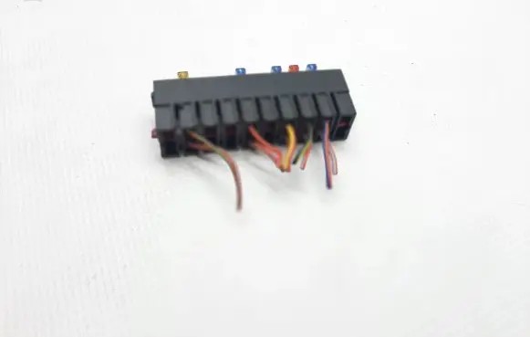 Audi A6 S6 C6 4F Fuse module 4D0937501