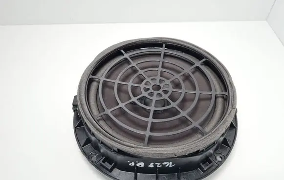 Audi A4 S4 B9 8W Front door speaker