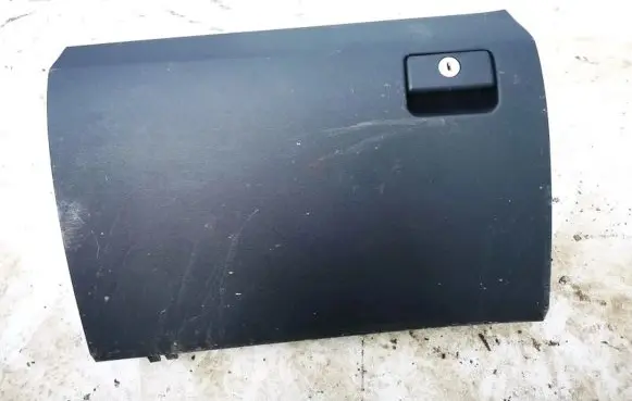 Toyota Avensis T270 Glove box 5555005100 55550-05100