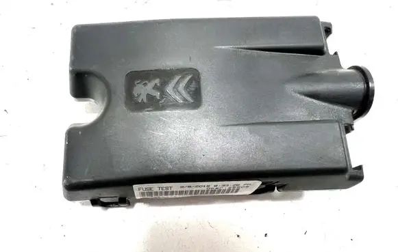 Peugeot 308 Fuse box cover 9675730380 V3323346708203328