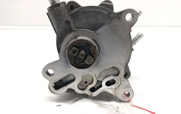 Volkswagen Golf V Vacuum pump 03G145209C