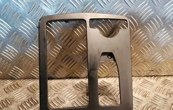 Mercedes-Benz E W212 Other center console (tunnel) element 2046800207