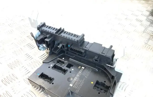 Mercedes-Benz E W212 SAM control unit 2129060805 5DK01102340 2125453032